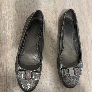 Salvatore Ferragamo Varina Silver Leather Ballet Flats